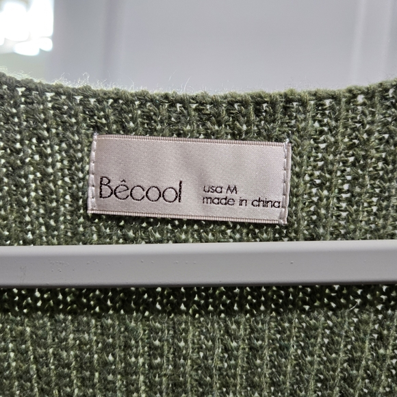 BE COOL Women's Green Knit Sweater Vest - Picture 2 of 3